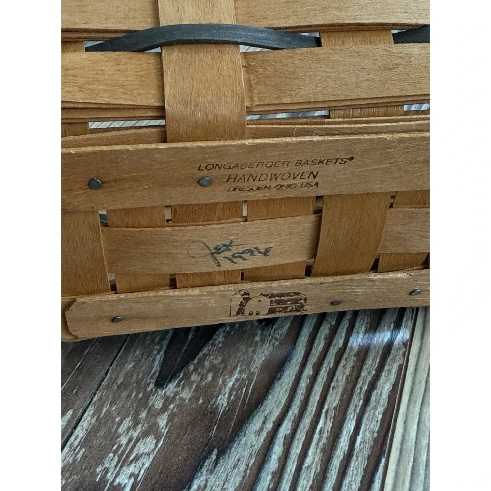 Longaberger 1996 Small Heartland Basket 8x7